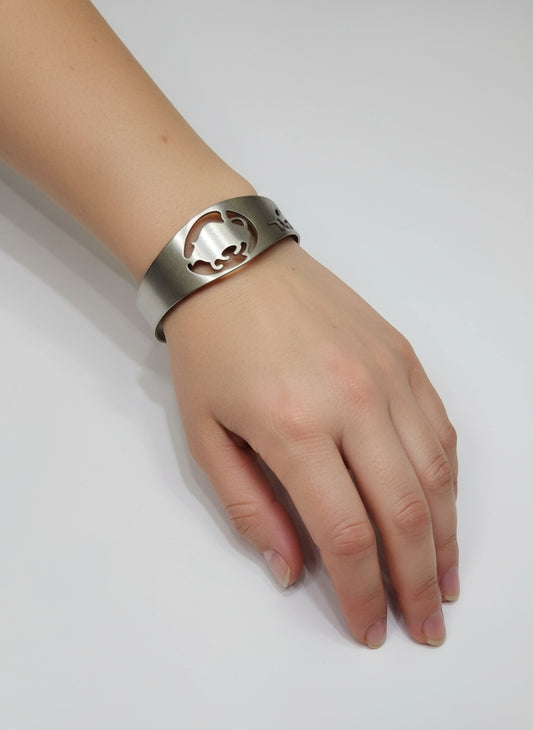 bracelet with zodiac symbols