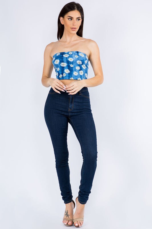 OFF SHOULDER TIE DYE AND DAISY PRINTED TUBE TOP.