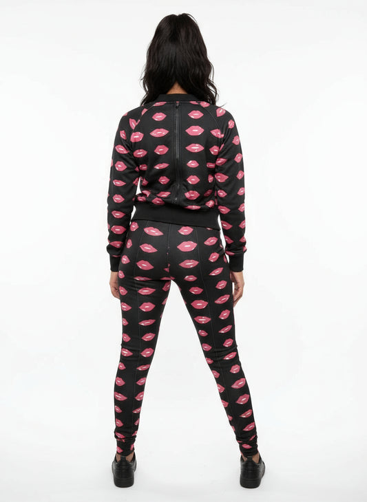 Two-piece set with printed lips