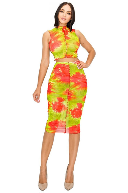 two-piece set features a sleeveless crop top and matching