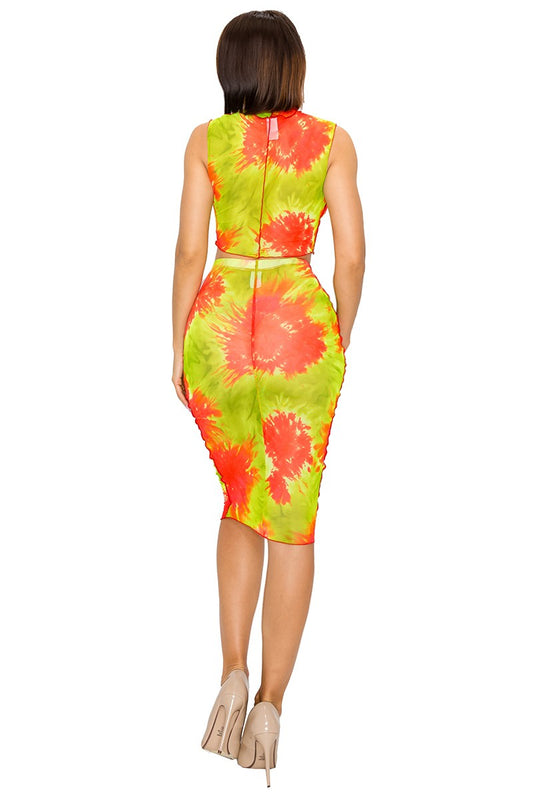 two-piece set features a sleeveless crop top and matching