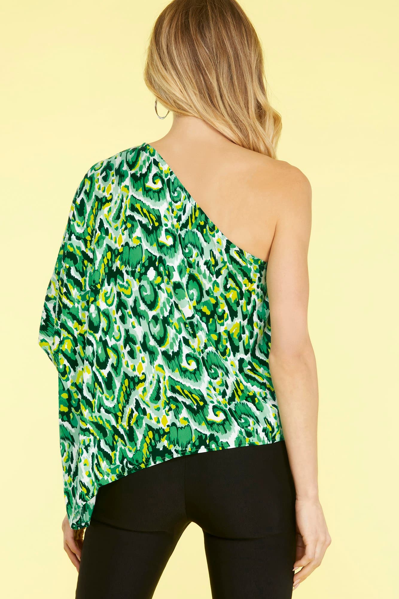 Blusa de un solo hombre bohemia versátil