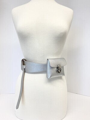 Synthetic leather belt in silver color