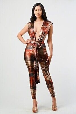 Jumpsuit in front and back cut