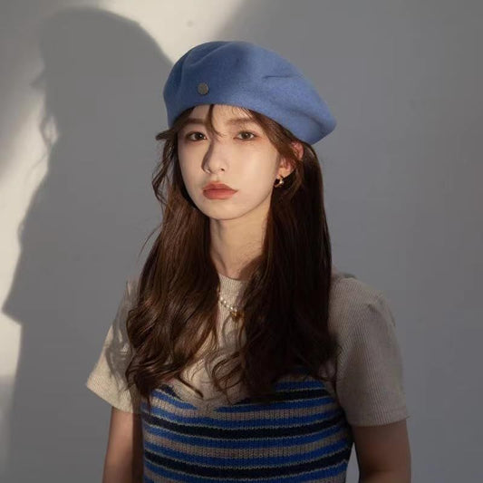 Spanish Wool Beret Hat Female Elegant French Painter Hat Badge Satin Lined British Retro Stewardess Hat Off-White M (56-58cm)