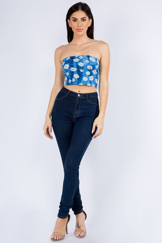 ​OFF SHOULDER TIE DYE AND DAISY PRINTED TUBE TOP.