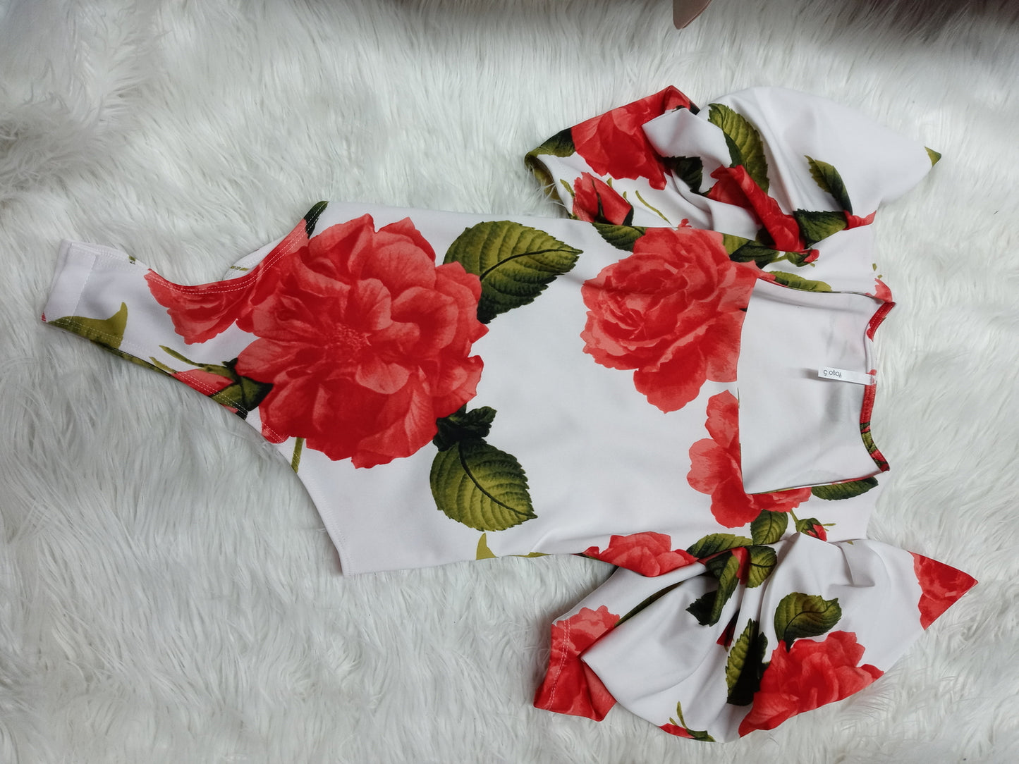 Elegant blouse and red with flour