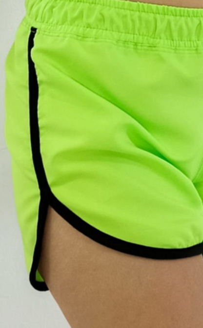 Short pants in varied colors for summer