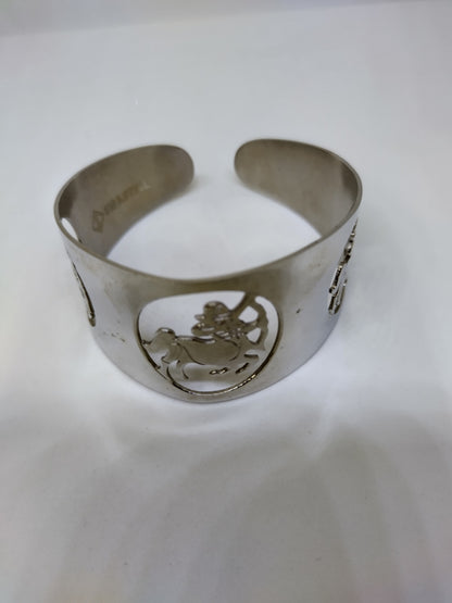 bracelet with zodiac symbols