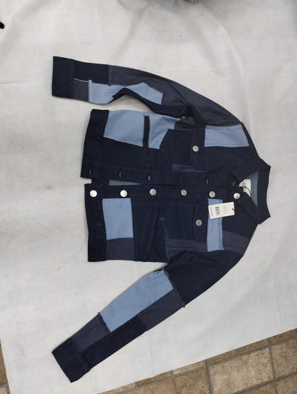 jackets en jeans azul claro y azul oscuro.