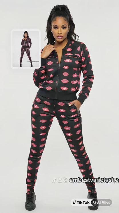 Two-piece set with printed lips