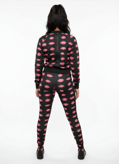 Two-piece set with printed lips