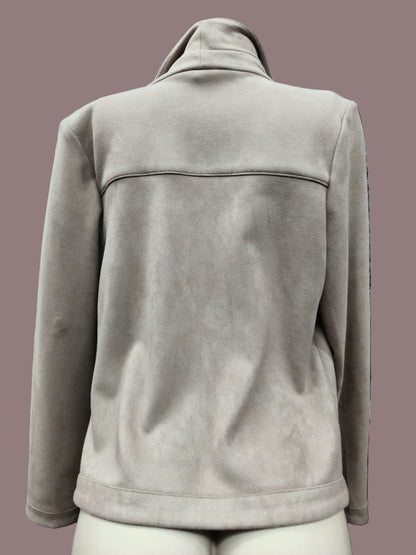 Formal wear blazer in combination with yes but on the sides 2