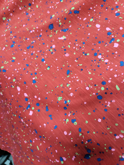 Printed blouse in different colors with a flared top