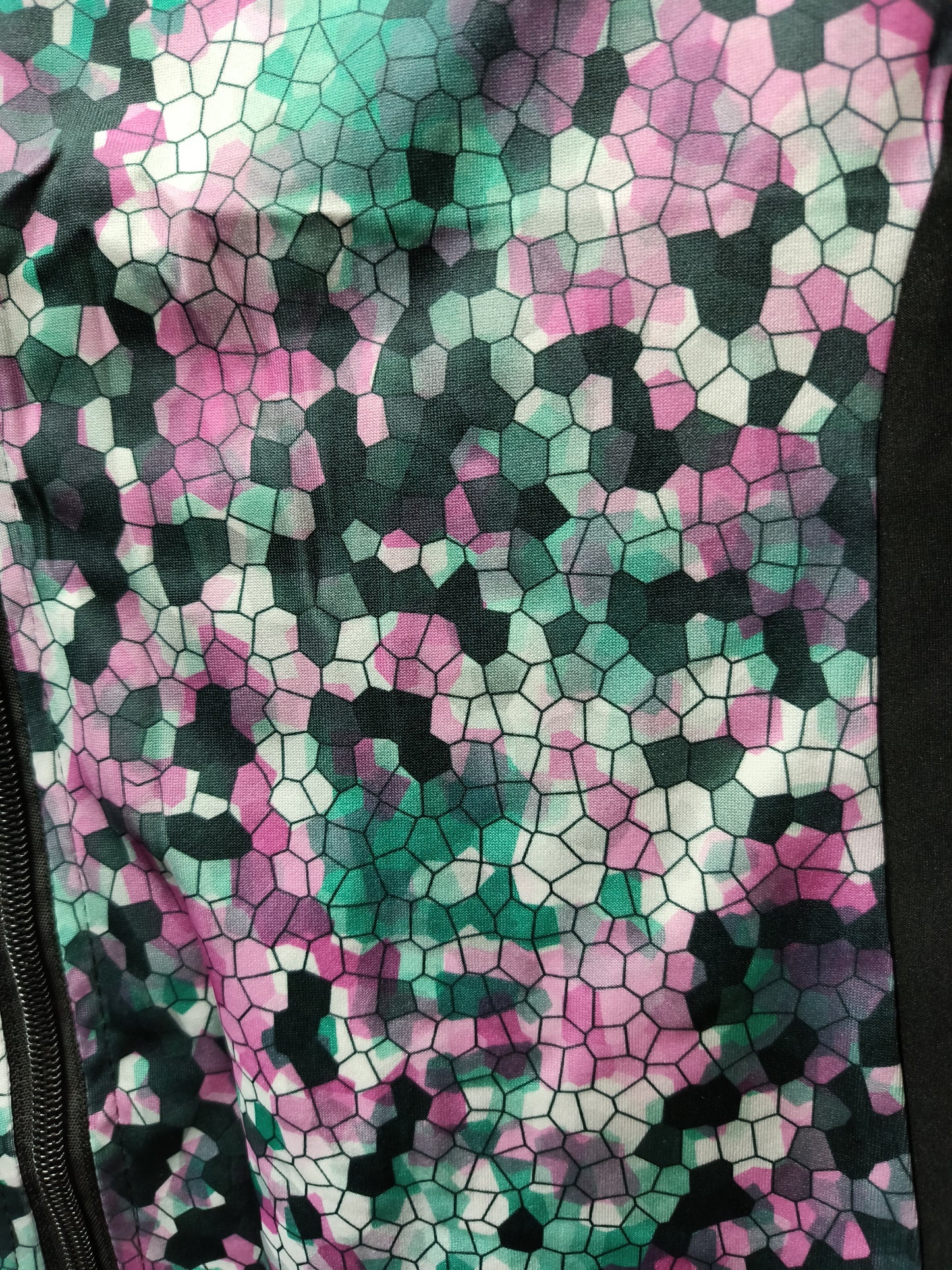 Long-sleeved sweater with zipper and colored front