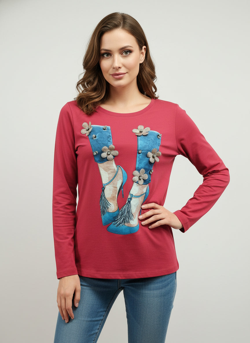 Long-sleeved sweater with design