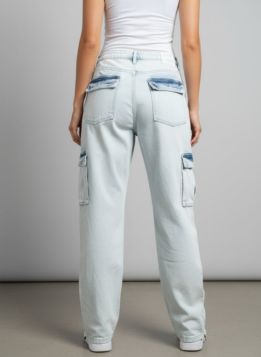 Cargo jeans with side pockets