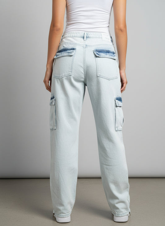 Cargo jeans with side pockets