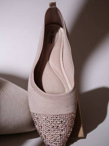 All-day comfort cushioned casual shoe