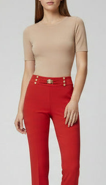 Plain Capri pants with facial design