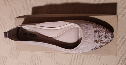 All-day comfort cushioned casual shoe