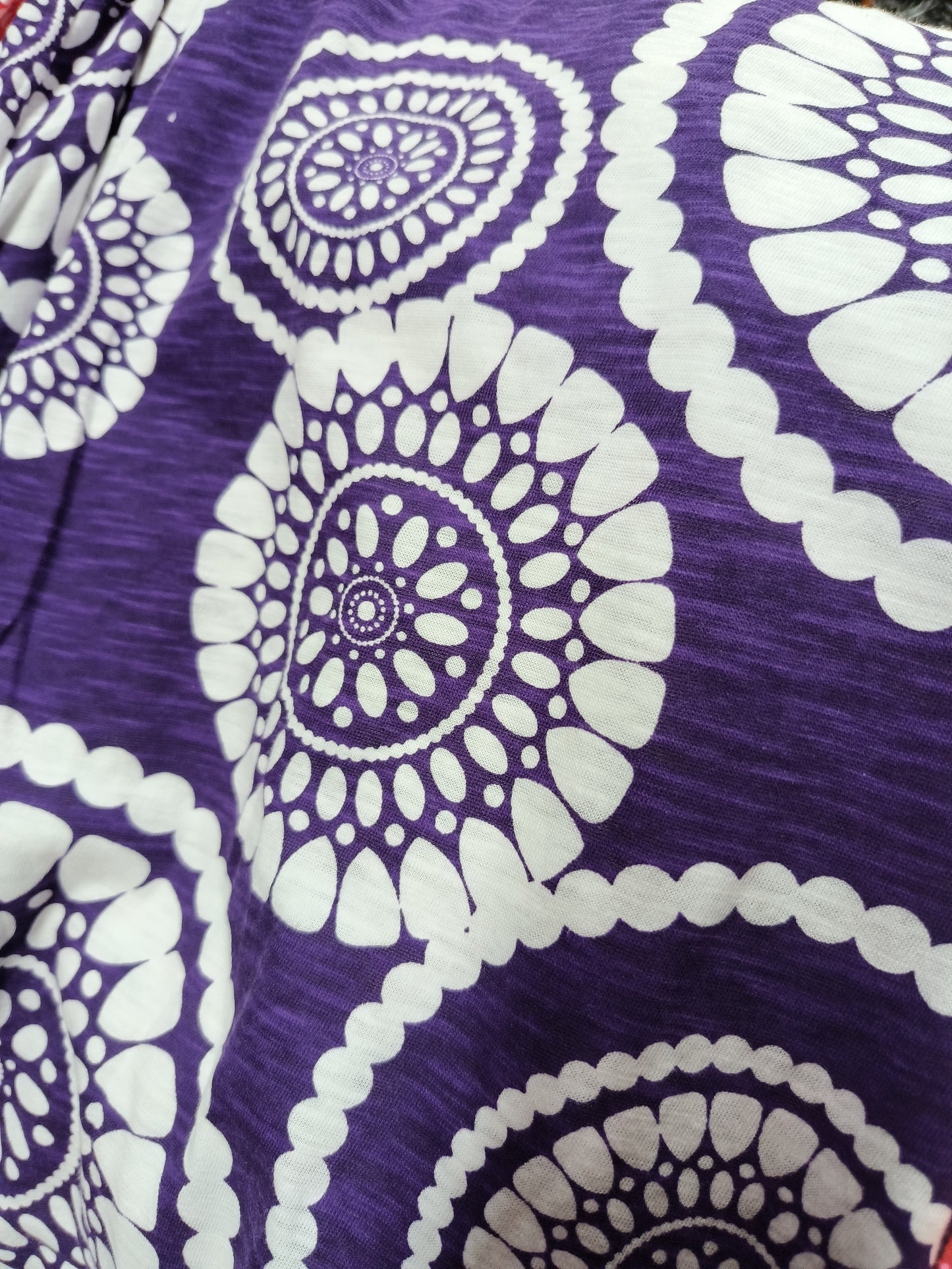 Printed blouse in different colors with a flared top