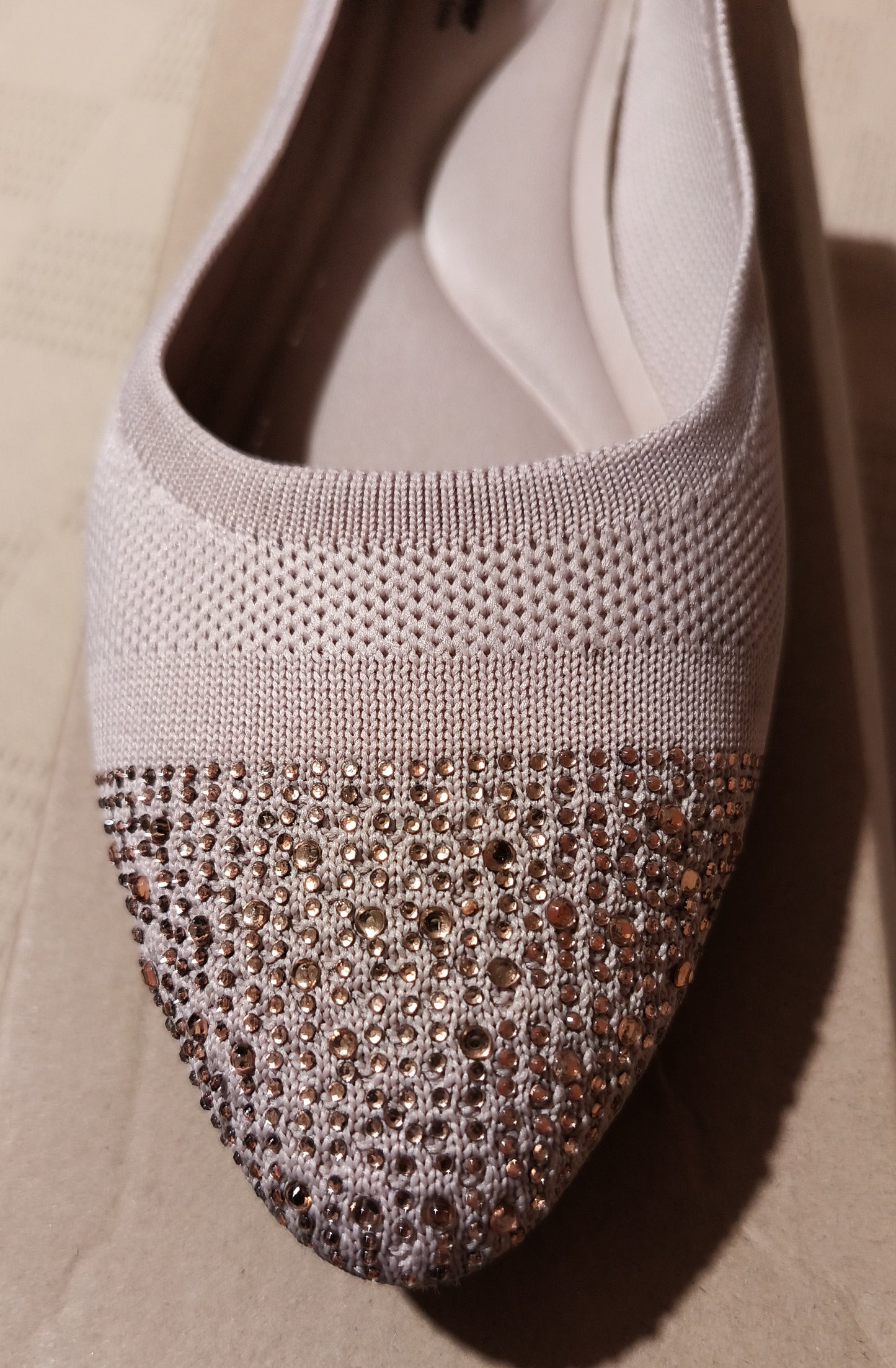 All-day comfort cushioned casual shoe