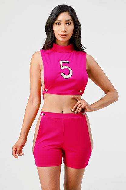 SET Two-piece set colors: fuchsia. and black.
