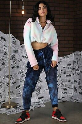 Tedy bear zip swatsrt with string at warm and cozy print