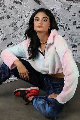 Tedy bear zip swatsrt with string at warm and cozy print